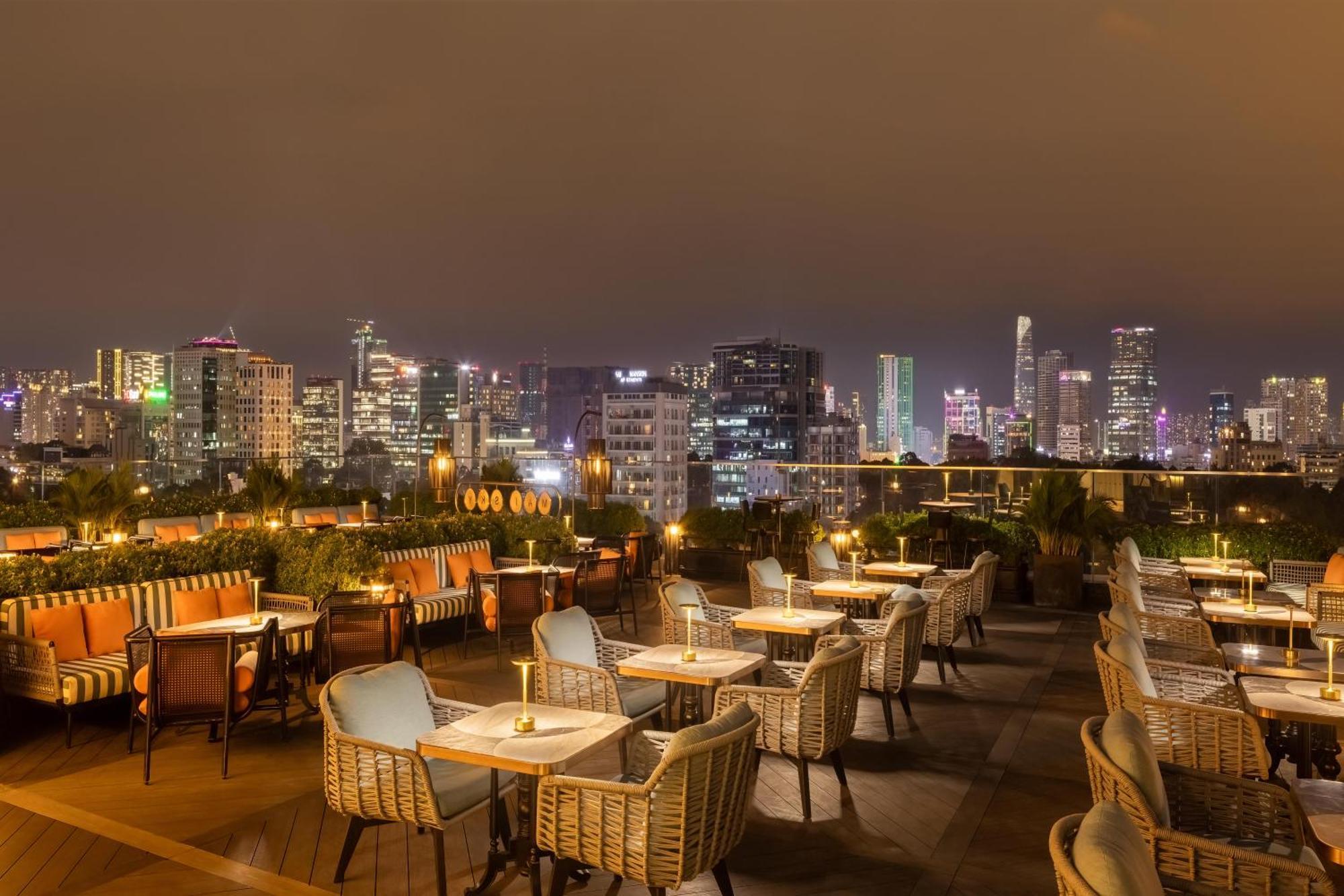 Mai House Saigon Hotel Ho Chi Minh City Exterior photo The View Rooftop Bar
