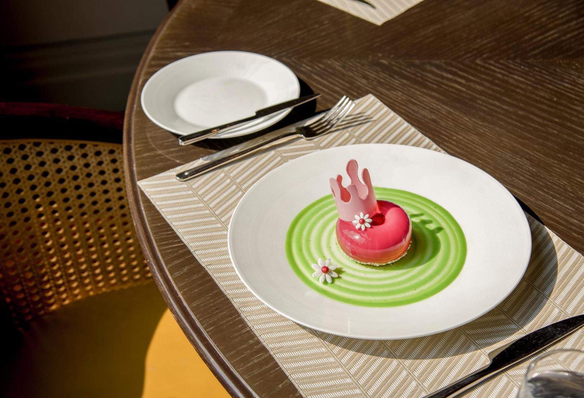Mai House Saigon Hotel Ho Chi Minh City Exterior photo A dessert