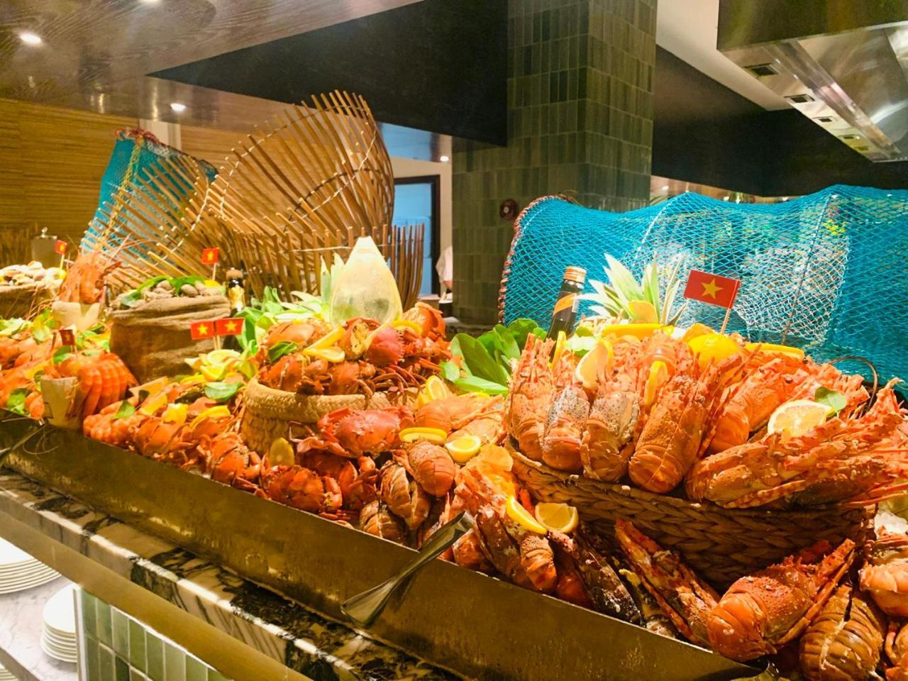Mai House Saigon Hotel Ho Chi Minh City Exterior photo A seafood buffet